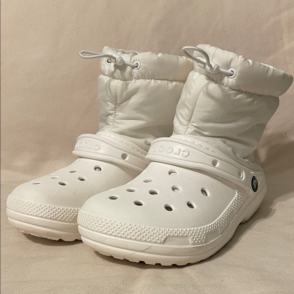 CROCS Classic Lined Neo Puff Boots